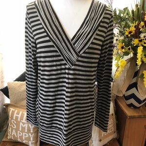 Cache black & grey tunic top, Med.